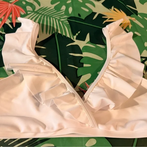 New Shein White Ruffle 2pc Bikini Set M NWT - Picture 7 of 10